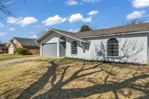 211 Pebblebrook St, Arlington, TX 76014 - Photo 3