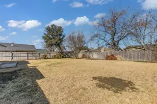 211 Pebblebrook St, Arlington, TX 76014 - Photo 29