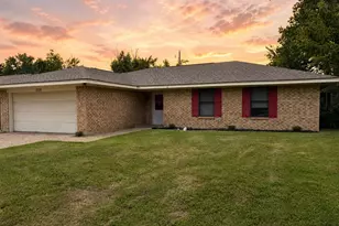 208 Gladstone Ave, Corsicana, TX 75110 - Photo 1