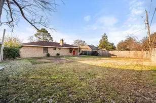 208 Gladstone Ave, Corsicana, TX 75110 - Photo 3