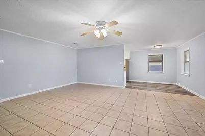 208 Gladstone Avenue, Corsicana, TX 75110 - Photo 11