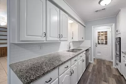 208 Gladstone Avenue, Corsicana, TX 75110 - Photo 17