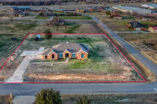 100 Falcons Eye Ct, Weatherford, TX 76087 - Photo 35