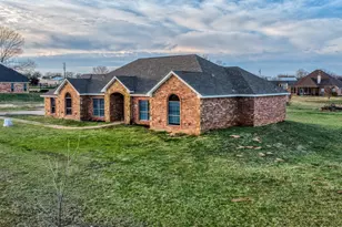 100 Falcons Eye Ct, Weatherford, TX 76087 - Photo 3