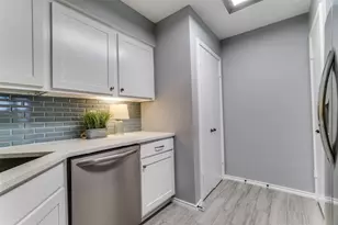 15151 Berry Trail, Dallas, TX 75248 - Photo 9