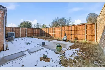 1901 Crockett Circle, Irving, TX 75038 - Photo 31