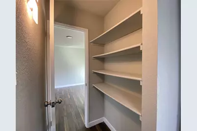 6042 Dooley Drive, The Colony, TX 75056 - Photo 11