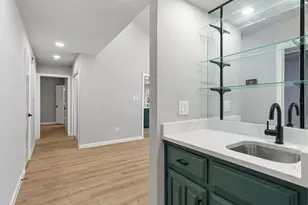 3303 Water Oak Ct, Farmers Branch, TX 75234 - Photo 5