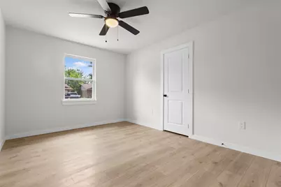 422 Sparks Street, Grand Prairie, TX 75051 - Photo 19