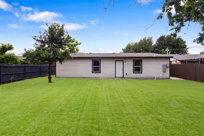 422 Sparks Street, Grand Prairie, TX 75051 - Photo 29