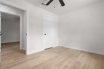 422 Sparks Street, Grand Prairie, TX 75051 - Photo 23