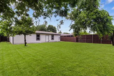 422 Sparks Street, Grand Prairie, TX 75051 - Photo 31