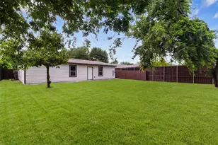 422 Sparks St, Grand Prairie, TX 75051 - Photo 31