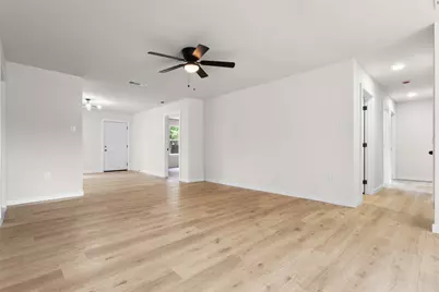 422 Sparks Street, Grand Prairie, TX 75051 - Photo 7