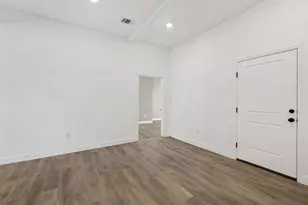 3918 Miller Ave, Fort Worth, TX 76119 - Photo 21