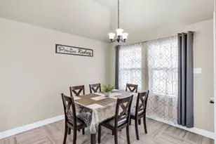 118 Cherokee St, Greenville, TX 75402 - Photo 7