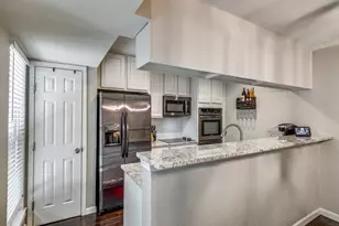 7510 Holly Hill Dr, Dallas, TX 75231 - Photo 11