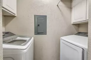 7510 Holly Hill Dr, Dallas, TX 75231 - Photo 17