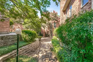 7510 Holly Hill Dr, Dallas, TX 75231 - Photo 23
