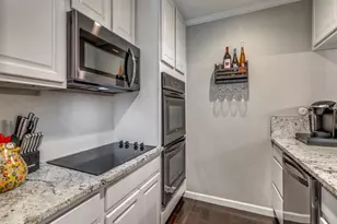 7510 Holly Hill Dr, Dallas, TX 75231 - Photo 11