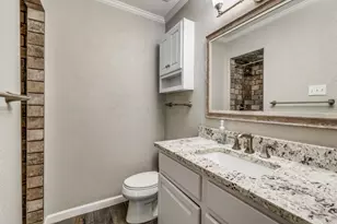 7510 Holly Hill Dr, Dallas, TX 75231 - Photo 21