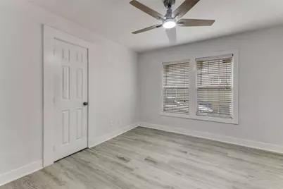 3239 Spring Avenue, Dallas, TX 75215 - Photo 9