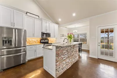 10514 Mesa Drive, Waco, TX 76708 - Photo 3