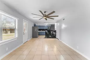 2530 Utica Dr, Dallas, TX 75227 - Photo 7