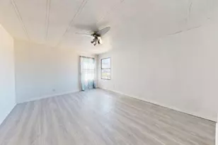 206 Creekview Meadows Ct, Springtown, TX 76082 - Photo 13