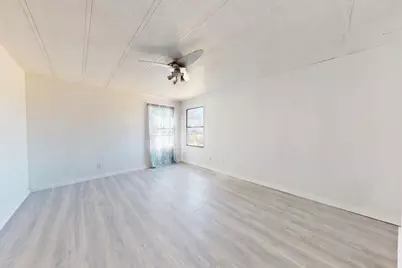 206 Creekview Meadows Court, Springtown, TX 76082 - Photo 11