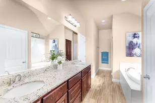 313 Donna Cir, Granbury, TX 76049 - Photo 17