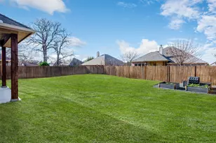 313 Donna Cir, Granbury, TX 76049 - Photo 5