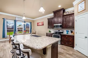 313 Donna Cir, Granbury, TX 76049 - Photo 9