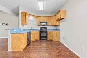 904 Roseanne Dr, Commerce, TX 75428 - Photo 7