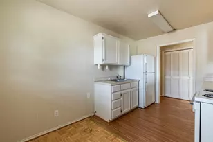 520 Live Oak St, Meridian, TX 76634 - Photo 5