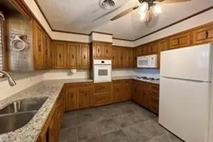 1207 Anetta St, Bowie, TX 76230 - Photo 11