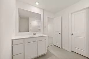 1340 Blazin Bronco Trl, Fort Worth, TX 76052 - Photo 17