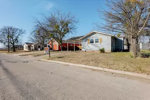 713 SE 16th St, Mineral Wells, TX 76067 - Photo 17