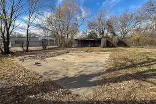 1709 N Main St, Cleburne, TX 76033 - Photo 1