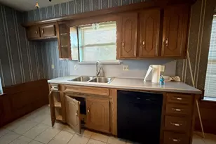 4805 S Country Club Rd, Garland, TX 75043 - Photo 9