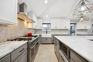 13326 Rolling Hills Ln, Dallas, TX 75240 - Photo 9