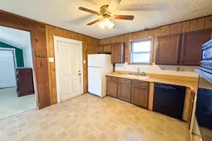 2007 Avenue E, Cisco, TX 76437 - Photo 9