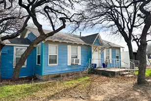 2007 Avenue E, Cisco, TX 76437 - Photo 3