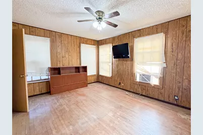 2007 Avenue E, Cisco, TX 76437 - Photo 13