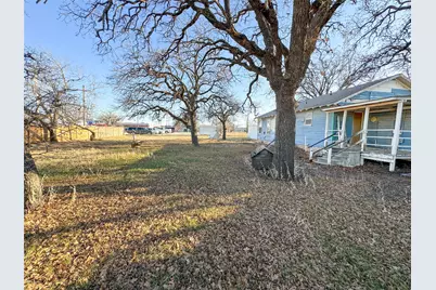 2007 Avenue E, Cisco, TX 76437 - Photo 23