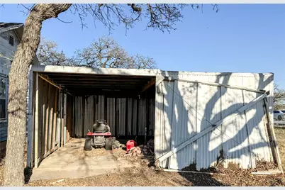 2007 Avenue E, Cisco, TX 76437 - Photo 5