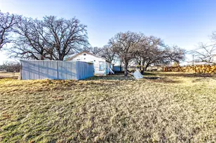 2007 Avenue E, Cisco, TX 76437 - Photo 29