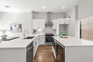 2290 N Fitzhugh Ave, Dallas, TX 75204 - Photo 3