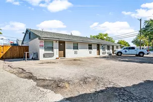 2001 Carl Rd, Irving, TX 75061 - Photo 3