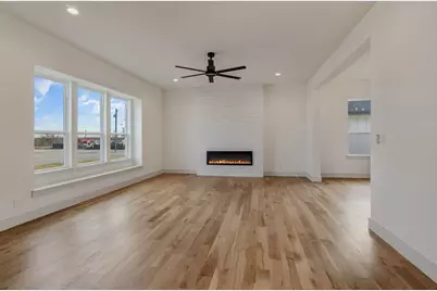 205 W 7th Street, Justin, TX 76247 - Photo 9